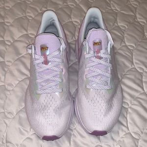 Brand New Nike Zoom Winflow